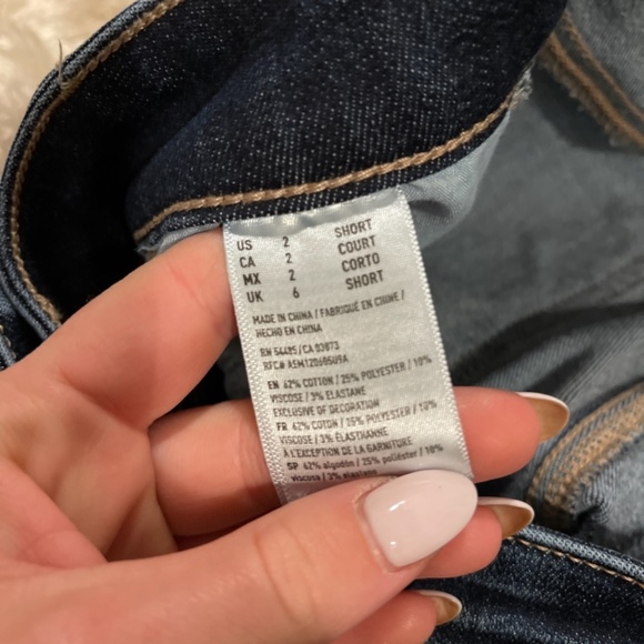 American Eagle Hi-Rise Distressed Jegging Size 2 short - Picture 4 of 6